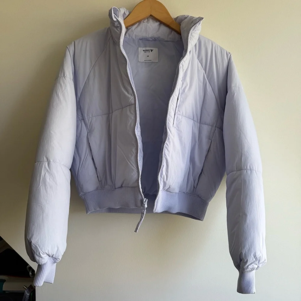 Old Navy Active Oversized Crop Puffer Jacket Size XS - Picture 2 of 10